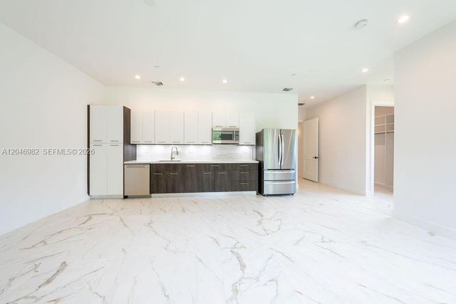 11861 NW 9th St, Plantation, FL 33325