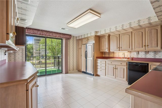 100 Thompson Drive SE 212, Cedar Rapids, IA 52403