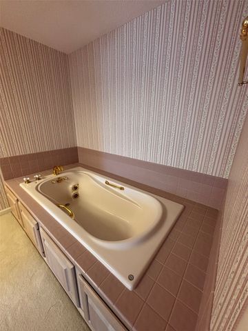 100 Thompson Drive SE 212, Cedar Rapids, IA 52403