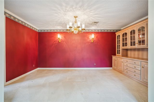 100 Thompson Drive SE 212, Cedar Rapids, IA 52403