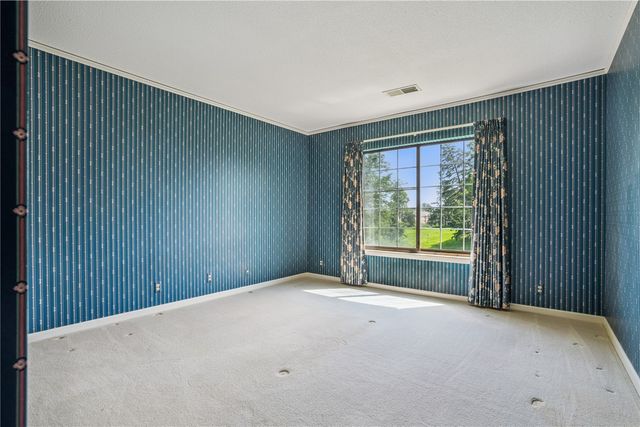 100 Thompson Drive SE 212, Cedar Rapids, IA 52403