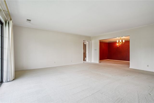 100 Thompson Drive SE 212, Cedar Rapids, IA 52403