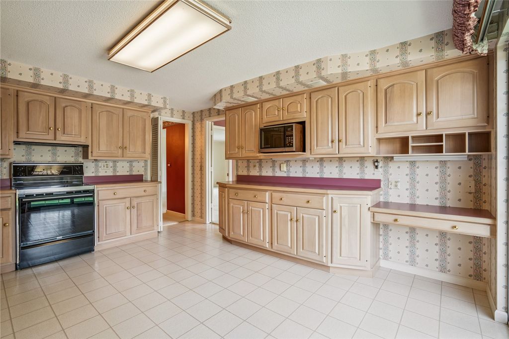 100 Thompson Drive SE 212, Cedar Rapids, IA 52403