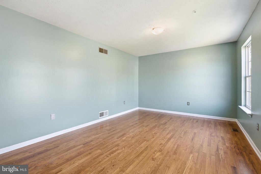 Image 3 of property listing at 118 LIBERTY LN, Elkton, MD 21921