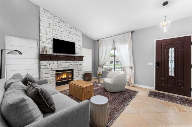 4021 Larkspur, Rialto, CA 92377