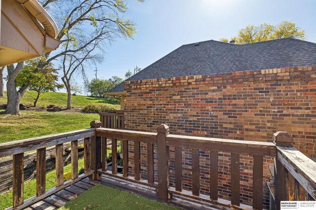 9614 Southby Plaza, Omaha, NE 68124