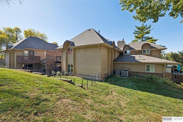 9614 Southby Plaza, Omaha, NE 68124