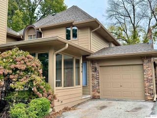 9614 Southby Plaza, Omaha, NE 68124