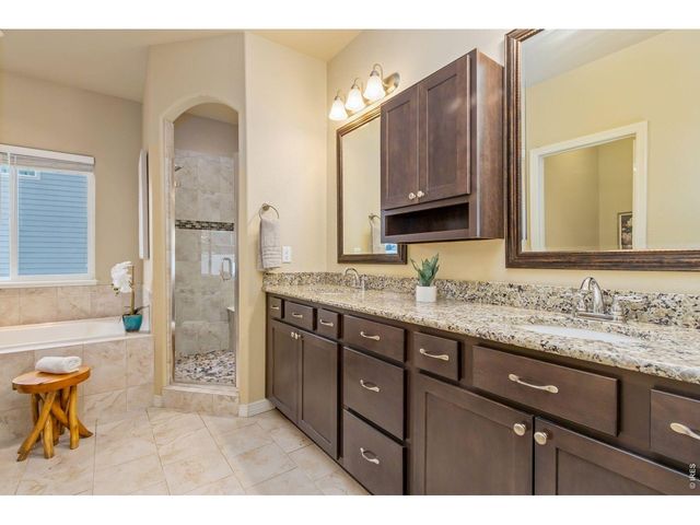 885 Shirttail Peak Dr, Windsor, CO 80550
