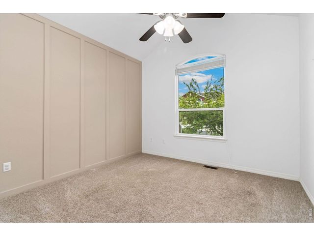 885 Shirttail Peak Dr, Windsor, CO 80550