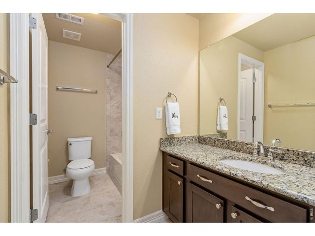 885 Shirttail Peak Dr, Windsor, CO 80550