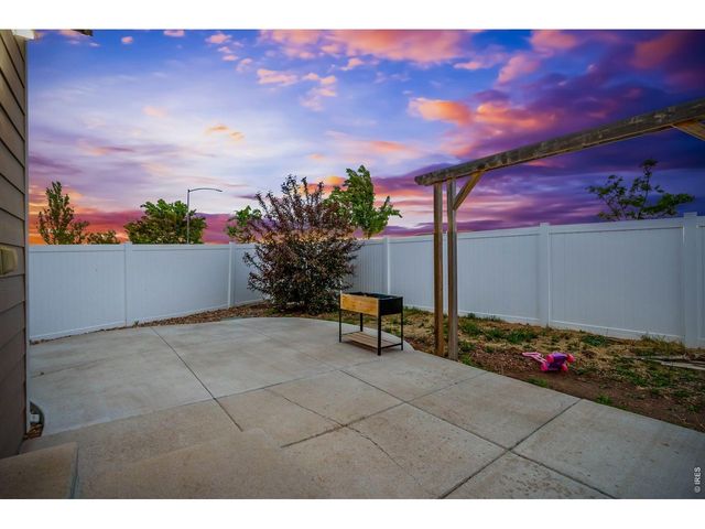 885 Shirttail Peak Dr, Windsor, CO 80550