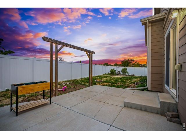885 Shirttail Peak Dr, Windsor, CO 80550