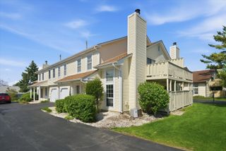216 Whitewood Drive, Streamwood, IL 60107