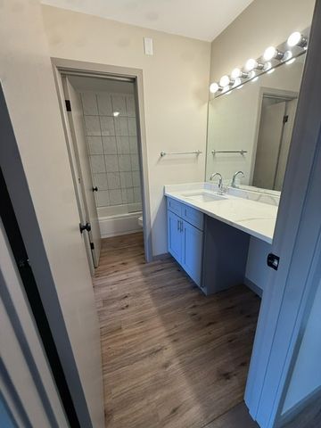 1813 Hemlock Place 311, Schaumburg, IL 60173