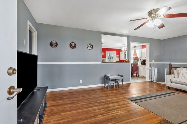 200 Bonnaoaks Dr, Hermitage, TN 37076