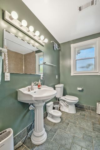 200 Bonnaoaks Dr, Hermitage, TN 37076