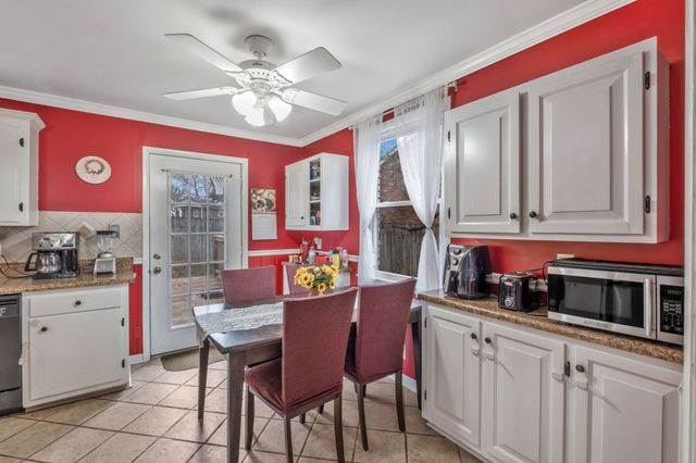 200 Bonnaoaks Dr, Hermitage, TN 37076