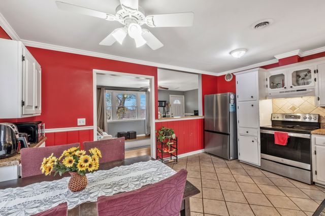 200 Bonnaoaks Dr, Hermitage, TN 37076