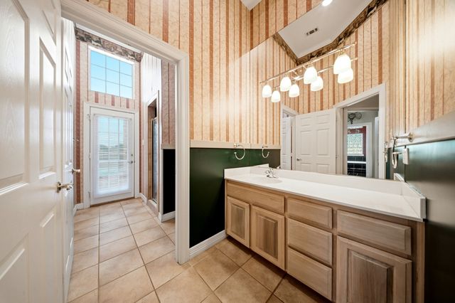 9439 Saint Johns Court, Pilot Point, TX 76258
