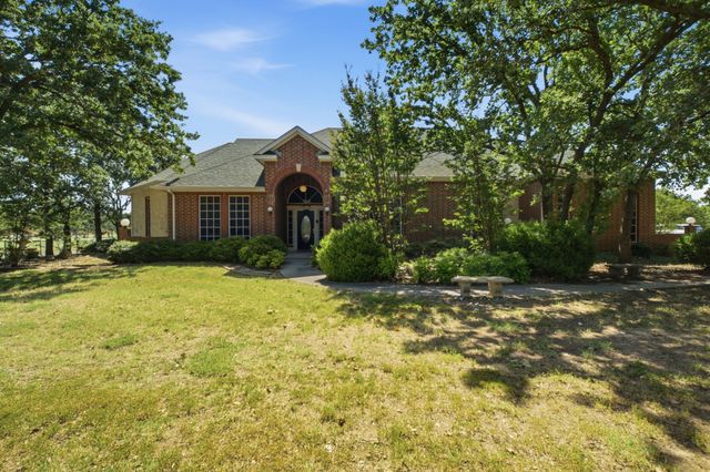 9439 Saint Johns Court, Pilot Point, TX 76258