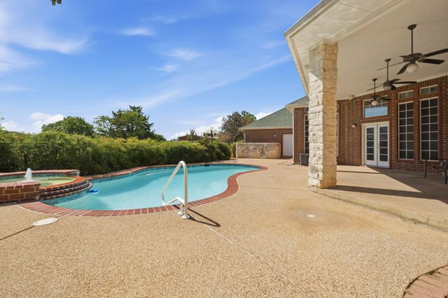 9439 Saint Johns Court, Pilot Point, TX 76258