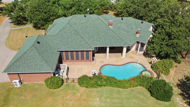 9439 Saint Johns Court, Pilot Point, TX 76258
