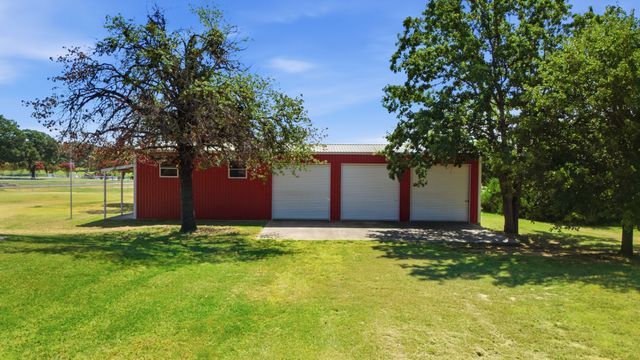 9439 Saint Johns Court, Pilot Point, TX 76258