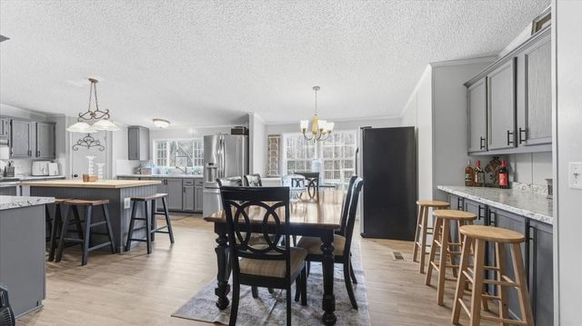 212 Highland Drive, Huntsville, TX 77320