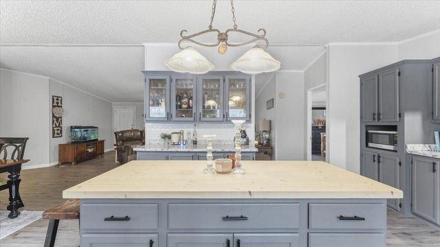 212 Highland Drive, Huntsville, TX 77320