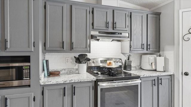 212 Highland Drive, Huntsville, TX 77320