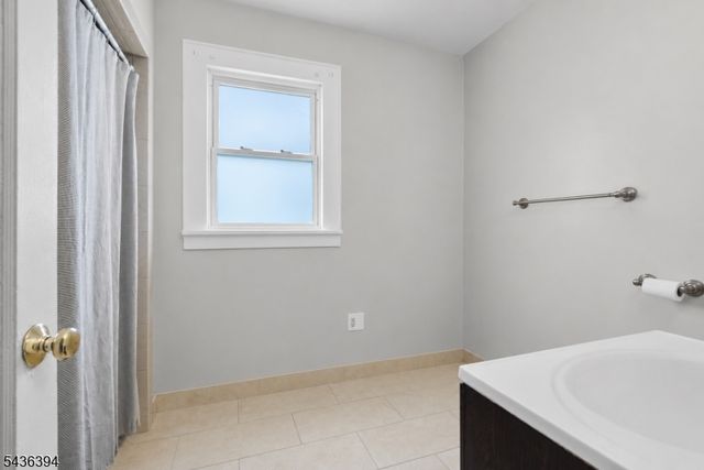 62 Vreeland Ave, Clifton City, NJ 07011