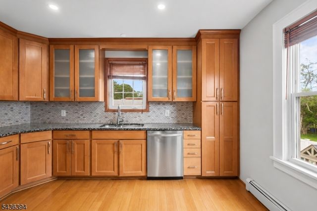 62 Vreeland Ave, Clifton City, NJ 07011