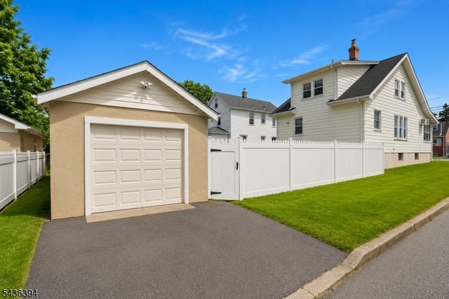 62 Vreeland Ave, Clifton City, NJ 07011