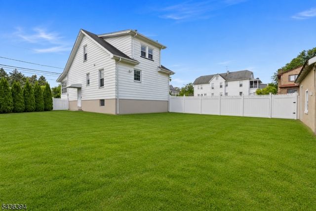 62 Vreeland Ave, Clifton City, NJ 07011
