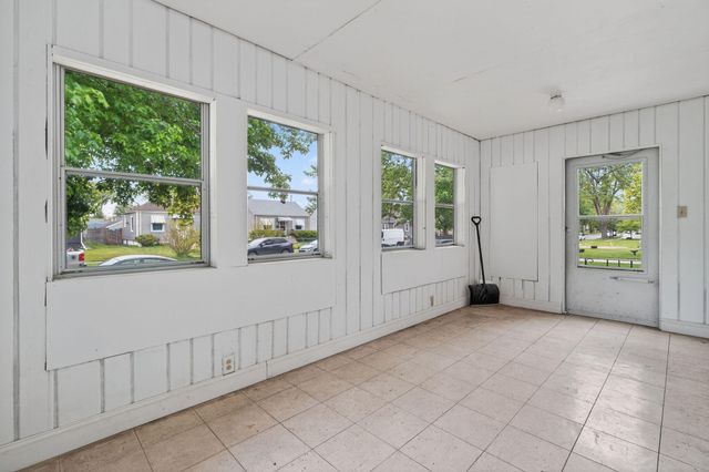 6542 S Mccook Avenue, Hammond, IN 46323