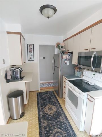 1729 Walnut Street, Dearborn, MI 48124