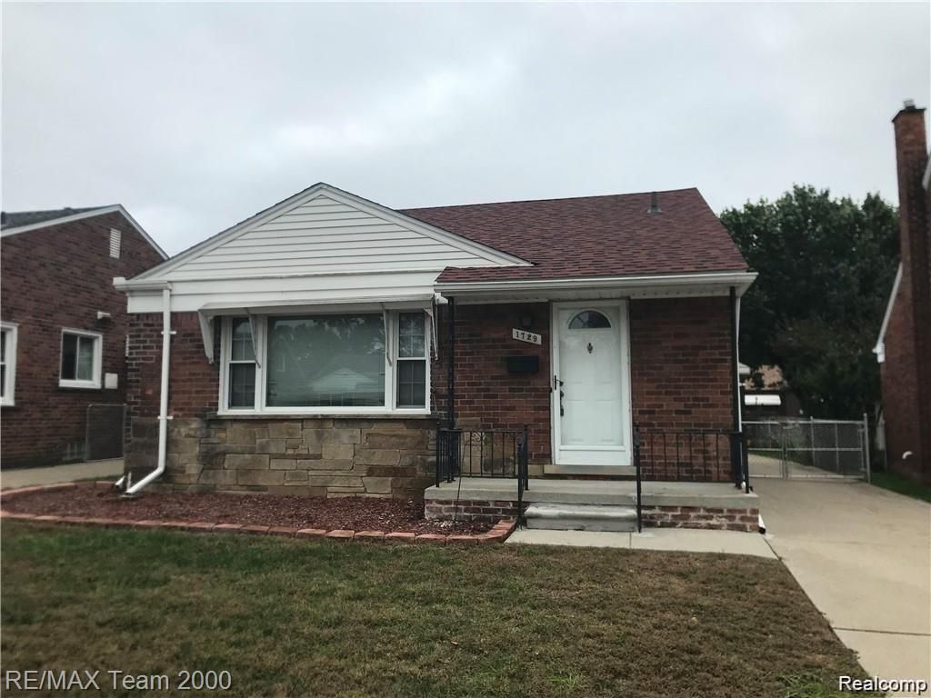 1729 Walnut Street, Dearborn, MI 48124