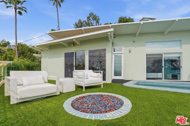 8411 Hollywood Boulevard, Los Angeles, CA 90069