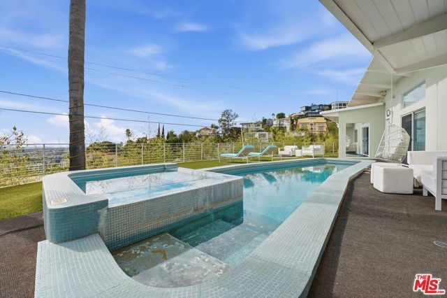 8411 Hollywood Boulevard, Los Angeles, CA 90069