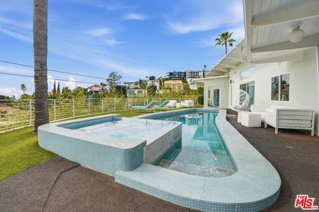 8411 Hollywood Boulevard, Los Angeles, CA 90069