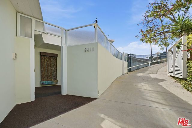 8411 Hollywood Boulevard, Los Angeles, CA 90069