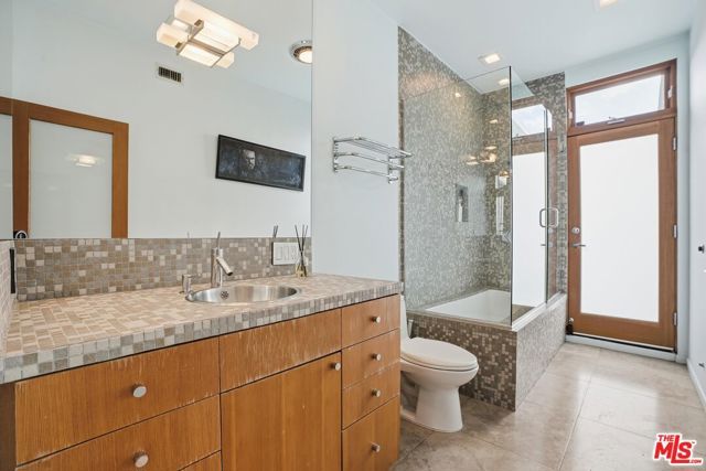 8411 Hollywood Boulevard, Los Angeles, CA 90069