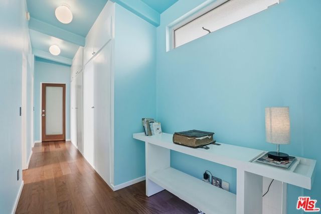 8411 Hollywood Boulevard, Los Angeles, CA 90069