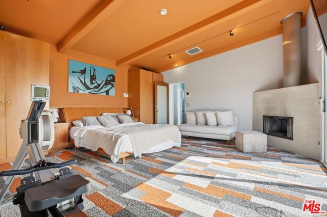 8411 Hollywood Boulevard, Los Angeles, CA 90069