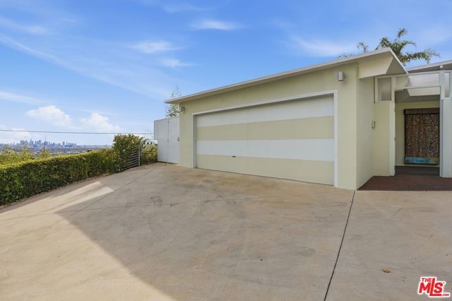 8411 Hollywood Boulevard, Los Angeles, CA 90069