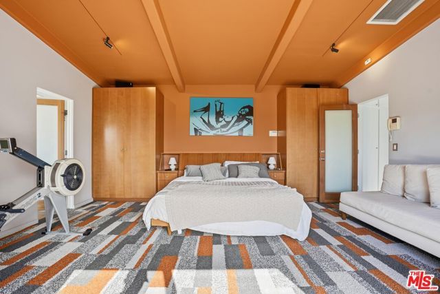 8411 Hollywood Boulevard, Los Angeles, CA 90069