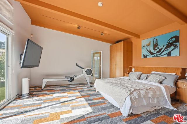 8411 Hollywood Boulevard, Los Angeles, CA 90069