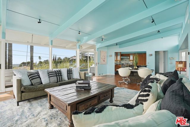 8411 Hollywood Boulevard, Los Angeles, CA 90069