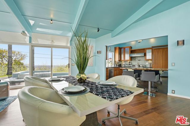 8411 Hollywood Boulevard, Los Angeles, CA 90069